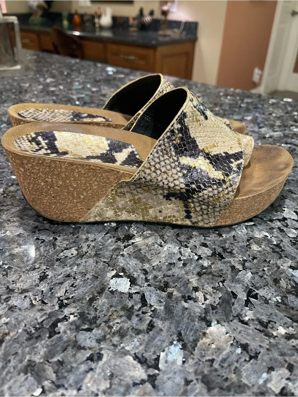Donald J. Pliner stylish gold